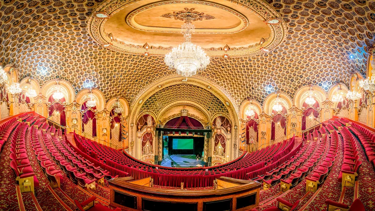 Palace of Dreams Guided Tours